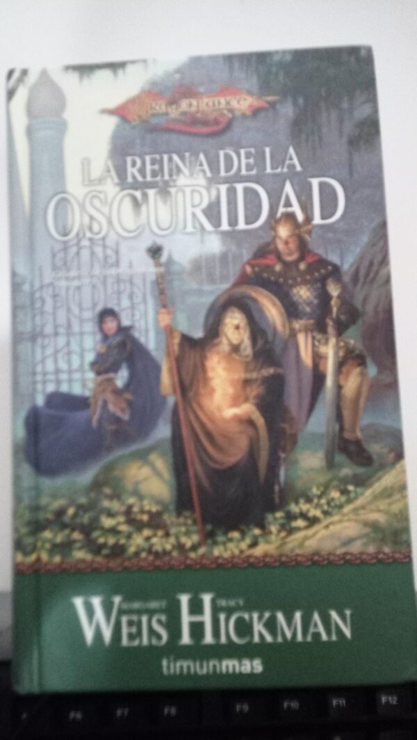 LA REINA DE LA OSCURIDAD