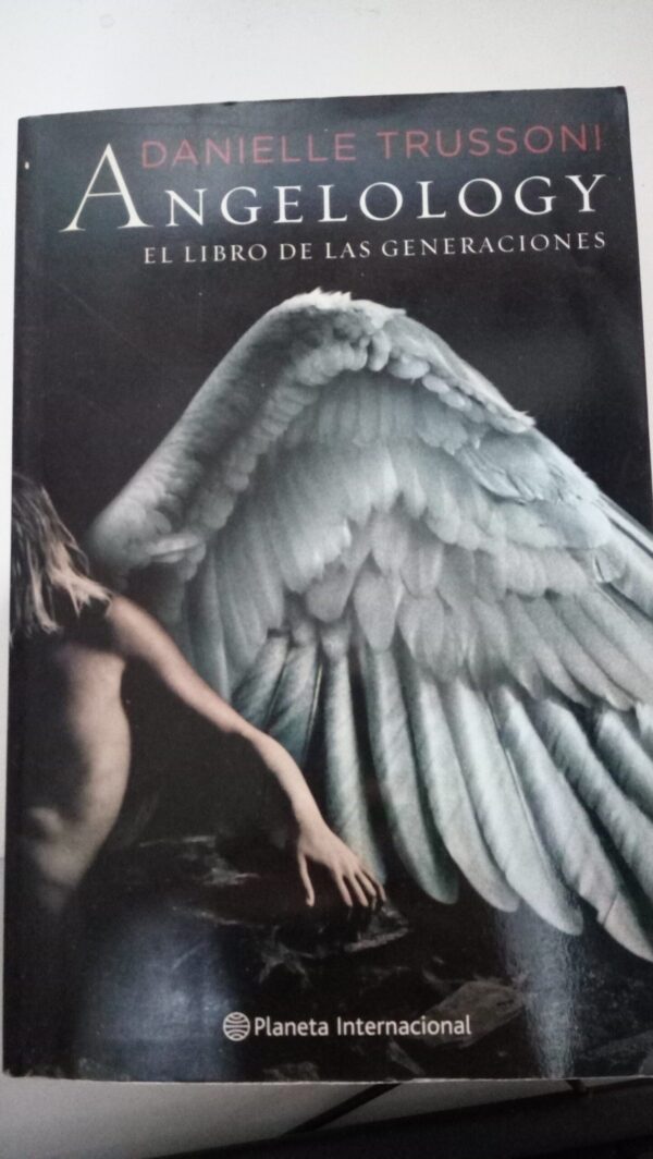 ANGELOLOGY: EL LIBRO DE LAS GENERACIONES