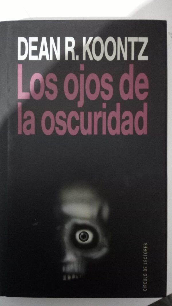 LOS OJOS DE LA OSCURIDAD